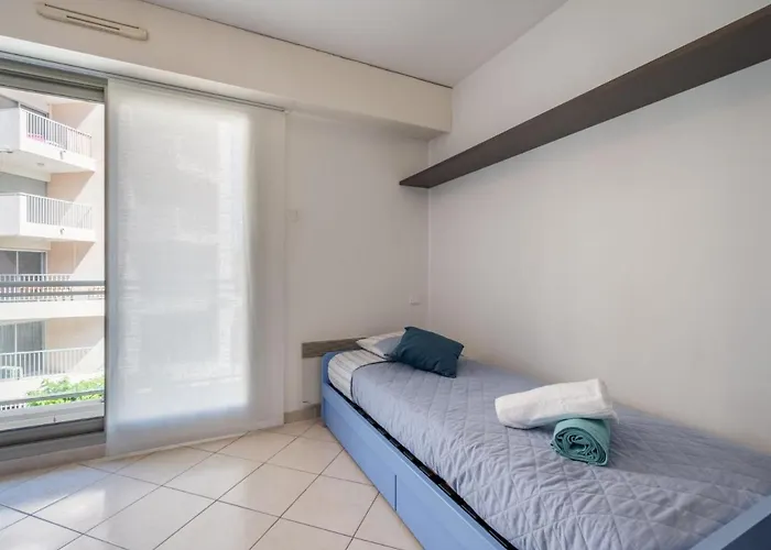 Apartment Les Allees Du Cap-2 By Interhome